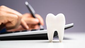 zubni implantat